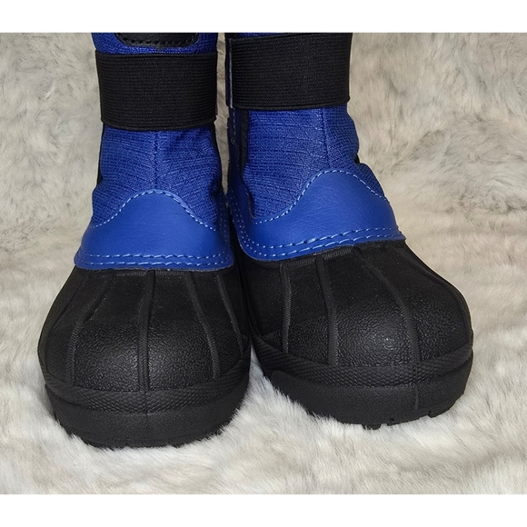 Columbia Bugaboot Celsius Kids’ BootsSize: 12 Kids - Picture 5 of 13